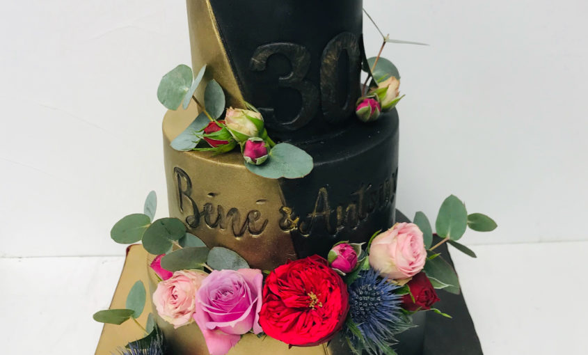 Gateau Or Et Noir Fleuris L Atelier De Dorothee