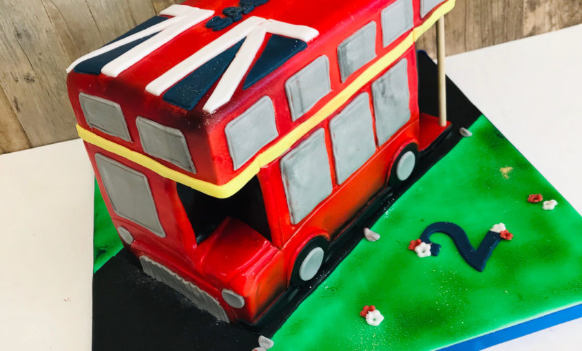Gateau Bus Anglais L Atelier De Dorothee